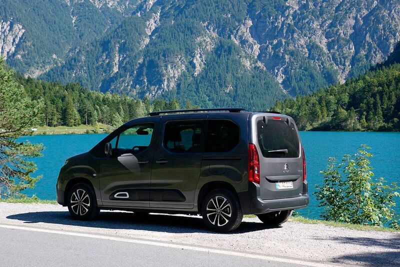 Mit 4,40 Metern Länge ist der Hochdachkombi nach wie vor innenstadttauglich. (Jan Rosenow/»kfz-betrieb«)