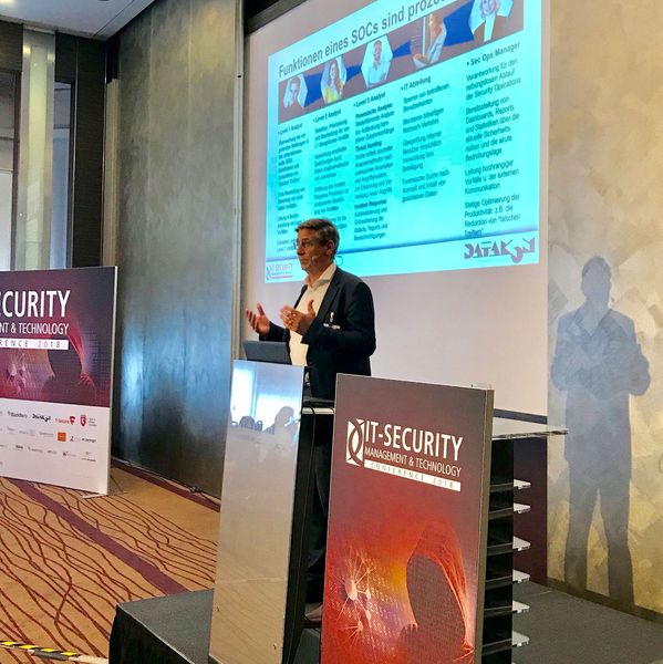 Alles Wichtige rund um IDR Automation erklärt Dr. Huisgen von DATAKOM, heute auf der IT-Security Management & Technology Conference 2018. (Bild: Vogel IT-Akademie)