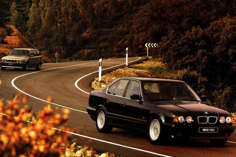 530iV8 und sein Kombi-Bruder (US-Versionen/1992). (Foto: BMW)
