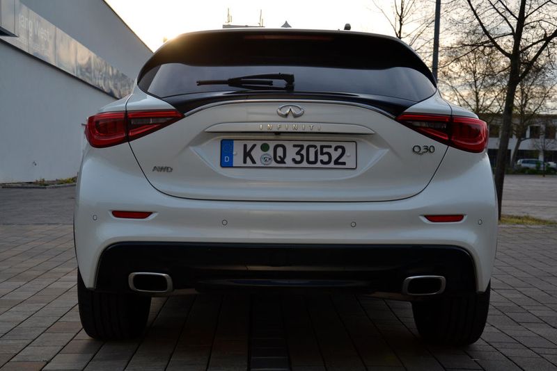 Im letzten Jahr verkaufte Infiniti hierzulande 1.057 Fahrzeuge, im Vergleich zum Vorjahr entspricht dies einem Plus von vier Prozent. 2016 soll allen voran der Q30 dafür sorgen, dass die Zulassungszahlen auch in Deutschland weiter steigen.  (Foto: Michel / »kfz-betrieb«)