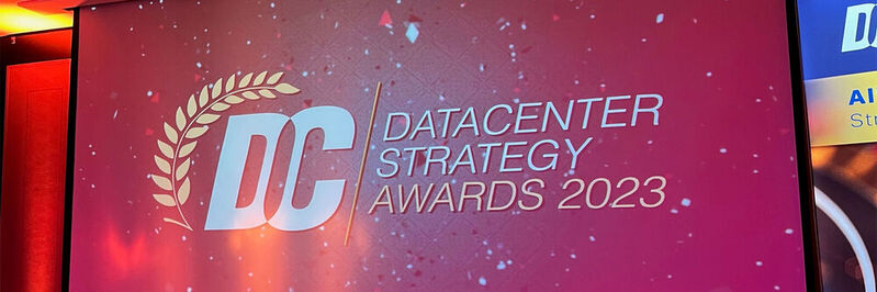 Der Höhepunkt des diesjährigen „Datacenter Strategy Summit“ ist die Preisverleihungs der Awards an gewwesen. Neun Finalisten haben in den Kategorien „Transformation“, „Innovation“ und „Sustainability“ jeweils Preise in Platin, Gold und Silber für ihre Strategien bekommen. Die Redaktion von DataCenter-Insider gratuliert herzlich. 