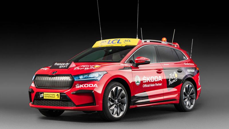 Bereits jetzt startet die Außen-Kommunikation. Aufmerksamkeitsstark wird der Enyaq etwa als Führungsfahrzeug bei der derzeit laufenden Tour de France eingesetzt.  (Bild: Skoda)
