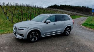 Hektische Modellwechsel sind nicht Volvos Sache. Auch den aktuellen XC90 gibt es schon seit 2015. (Bild: Mauritz –VCG)