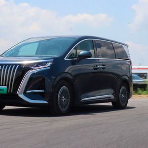  Der Denza D9 bietet einen Komfort, der selbst den edelsten Varianten der Mercedes V-Klasse wie ein schwäbisches Sammeltaxi auf der Alb wirken lässt.(Bild:  SP-X/Benjamin Bessinger)