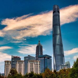 Platz 1: Mit knapp 74 km/h rast der schnellste Aufzug der Welt durch den Shanghai-Tower. In 55 Sekunden gelangt man vom Erdgeschoss in die 118. Etage.(Bild:  frei lizenziert /  Pixabay)
