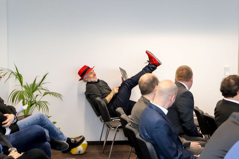Hubert Schweinesbein von Red Hat trägt nicht nur einen roten Hut. (SEP AG)
