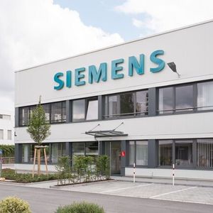 Durch die neue Fertigungshalle soll der Industriestandort Fürth gestärkt werden.