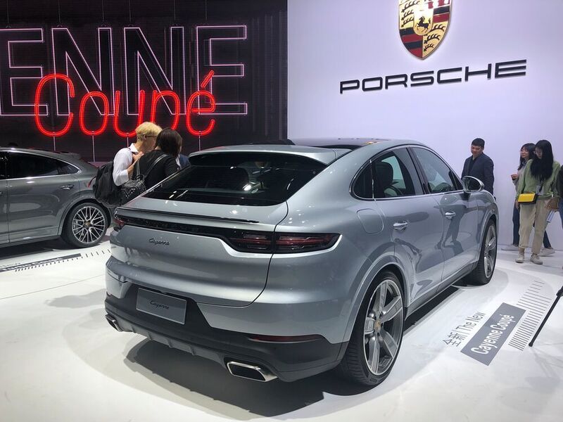 In contrast, Porsche wants to score with the coupé version of the Cayenne. (press-inform)