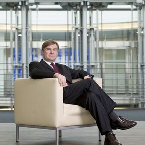 Michael Kleinemeier, SAP-Manager und Mitglied des Bitkom-Präsidiums: „Vor einem Jahr war Industrie 4.0 noch ein sehr erklärungsbedürftiger Begriff – in kurzer Zeit hat er sich etabliert, sowohl im allgemeinen Sprachgebrauch wie in der praktischen Umsetzung.“