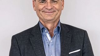 „Kapital ist verfügbar, Vertrauen nicht“: General a. D. Chris Badia über die Engpässe in den europäischen Verteidigungs-Lieferketten. (Bild: Stefan Bausewein)