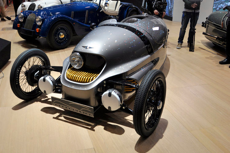 Morgan zeigt in Genf sein erstes Elektromodell. Der EV3 basiert auf dem Threewheeler und soll über eine Reichweite von 240 Kilometer verfügen. (Wehner)