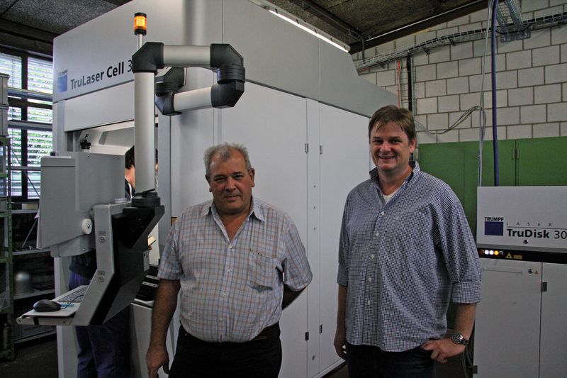 Fridolin Noser (l.), Geschäftsführer und Inhaber der Noser-Inox AG, und Gerald Warnebold (r.), Produktionsleiter. (Bild: L. Meister)