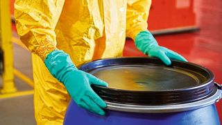 DuPont Personal Protection hat sein Angebot an Schutzkleidungslösungen um Chemikalienschutzhandschuhe ergänzt. (DuPont)