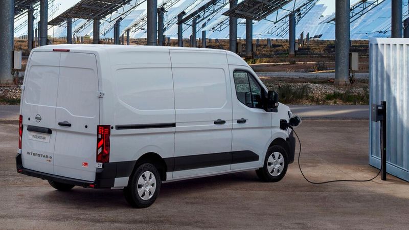 Interstar-E heißt die Elektrovariante, für die es zwei Akkuformate geben wird. (Bild: Nissan)