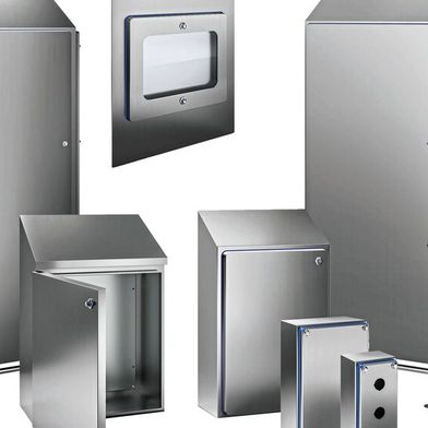 Die Edelstahl-Schaltschränke von Elcase sind in Standardgrössen als kundenspezifische Sonderlösungen verfügbar. (Bild: Elcase)