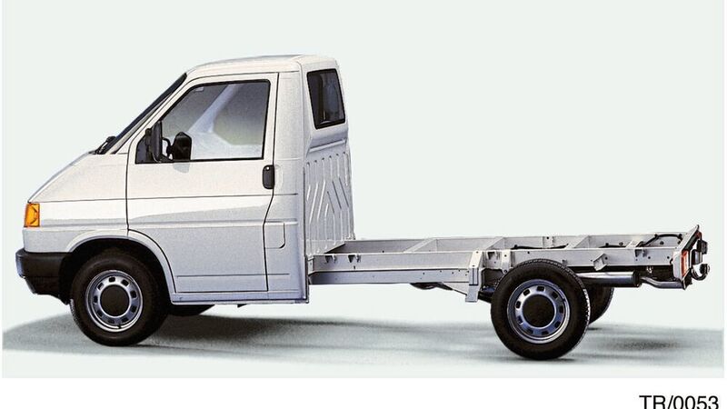 Mit dem T4 gab es nun erstmals auch einen Transporter als Fahrgestell – ideal für die Hersteller von individuellen Aufbauten. (VWN)