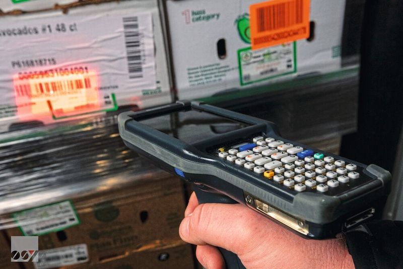 Der mobile Computer Dolphin CK65 basiert auf der Honeywell-Mobility-Edge-Plattform und einem Android-Betriebssystem und bietet Dateneingabe per Touchscreen sowie Tastatur. (Bild: Honeywell)