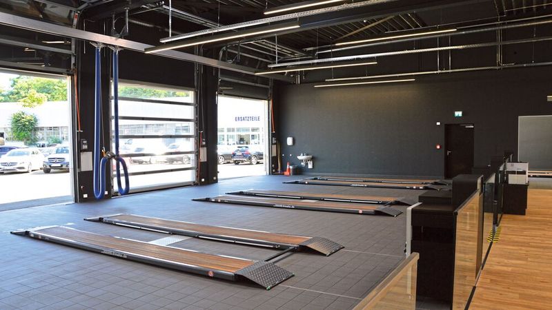 Die Investitionen erfolgten auch im Servicebereich, ... (Bild: Achter/»kfz-betrieb«)