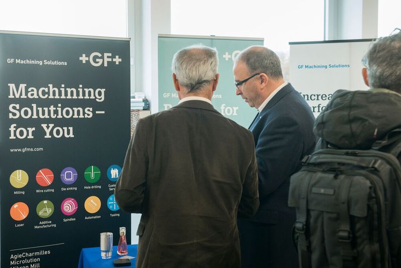 Die Besucher konnten sich an der Standmesse über Produkte und Dienstleistungen der Aussteller informieren. (Thomas Entzeroth)