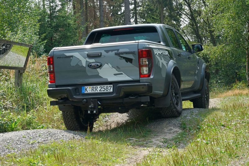 Egal ob extrem unwägsames Gelände ... (Mauritz/»kfz-betrieb«)