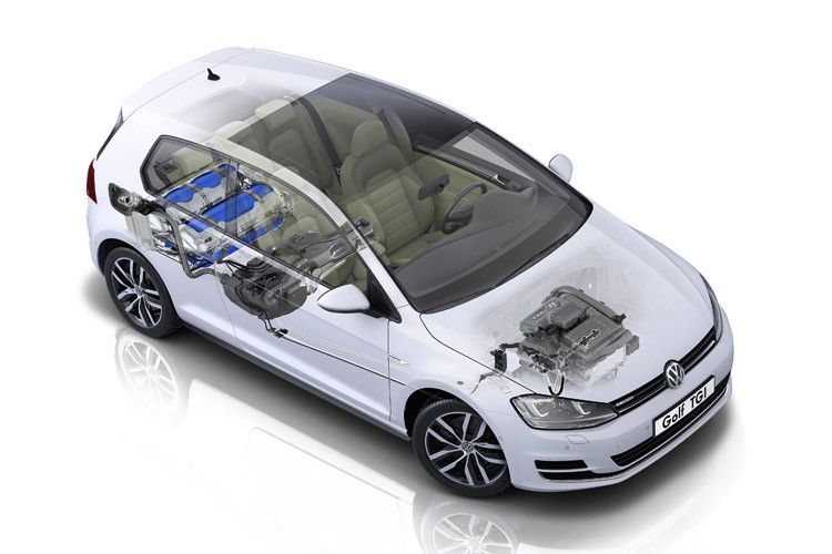 Der VW Golf TGI Blue Motion hat seine Erdgastanks unterhalb des Kofferraums verbaut. (Foto: Volkswagen)
