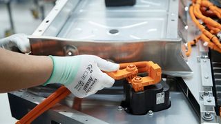 Die Hochschule Mannheim forscht an nachhaltigen Batteriezellen. Im Bild: Die Batterieproduktion bei BMW. (BMW)