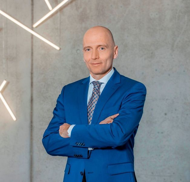„Viele Unternehmen haben erkannt, dass sie sich allmählich mit der Digitalen Transformation auseinandersetzen müssen,“ so Prof. Dr. Volker Gruhn, Professor für Praktische Informatik an der Fakultät für Wirtschaftswissenschaften der Universität Duisburg-Essen sowie Aufsichtsratsvorsitzender beim IT-Dienstleister adesso. (adesso AG)