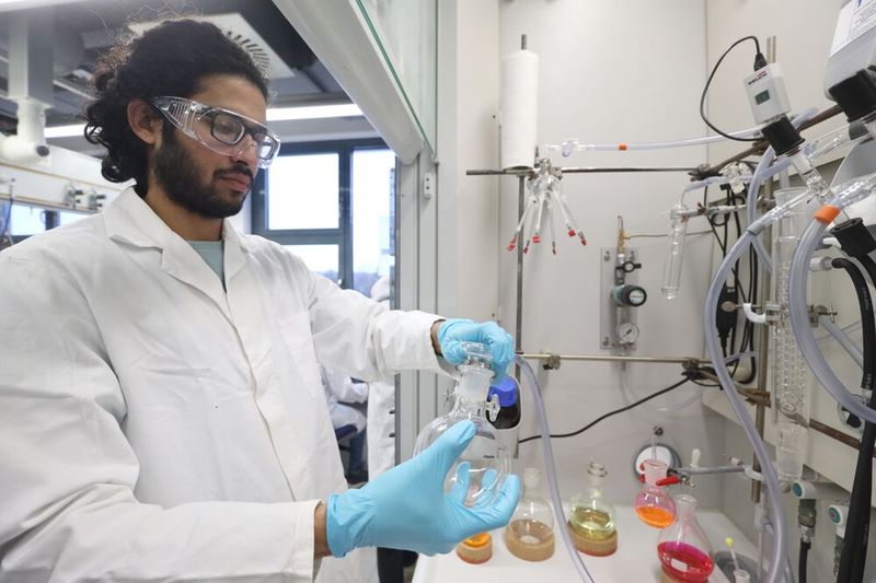 Kushik, Promotionsstudent bei Dr. habil. Christian Hering-Junghans, stieß durch Zufall auf die neue Azid-Wittig Reaktion. (Bild: Likat/ Gohlke)