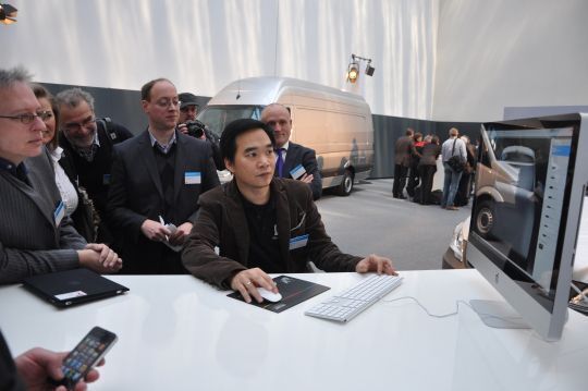 Mehrere Mercedes-Benz-Designer gingen anlässlich der ersten Präsentation des Citans auf gestalterische Merkmale ein. (Richter)