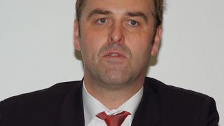 Rhenus-Eonova-GF Sven Averhage: „Angesichts des in den Krankenhäusern vorherrschenden Kostendrucks kann auch bei der Logistik durch effiziente Outsourcing-Strategien Geld gespart werden.“ (Bild: Maienschein)