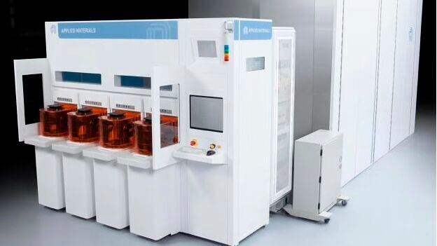 Chipfertigungsanlage von Applied Materials. Dem amerikanischen Anbieter von Halbleiterproduktionsanlagen wurde, ebenso wie den US-Wettbewerbern LAM Research und KLA, nach SMIC auch die Lieferung von Geräten an Chinas zweitgrößte Foundry Hua Hong untersagt.(Bild:  Applied Materials)