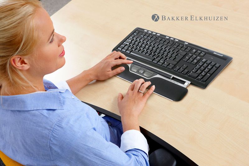 Aufgrund der zentralen Position der Maus muss die Schulter nicht nach außen gedreht werden. (Bild: BakkerElkhuizen/Voorhuis Doetincheem)