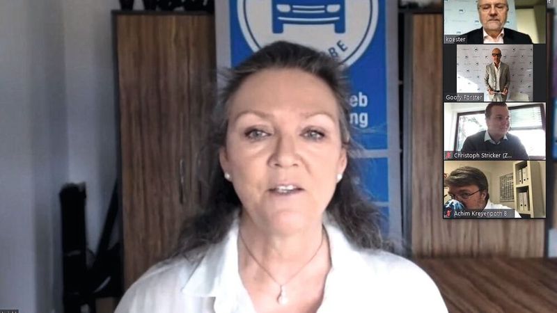 Birigit Leicht aus dem Vorstand des Kfz-Gewerbes Baden-Württemberg begrüßte die Teilnehmer des Online-Seminars. (Bild: Pfaff/»kfz-betrieb«)
