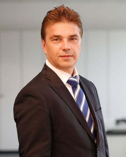 Andreas Lindner, geschäftsführender Gesellschafter der Bimatec Soraluce Zerspanungstechnologie GmbH, Limburg, sieht die Trends und Entwicklungen bei Groß-Bearbeitungszentren aktuell bei Systemen zur Eliminierung von Schwingungen während der Bearbeitung. (Bimatec Soraluce)