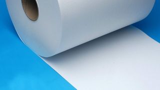 Das Keramik-Papier ist standardmäßig in Dicken von 0,5 mm bis 3,2 mm sowie in den Breiten 300, 600 und 1000 mm lieferbar. (Bild: Kager)