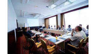 Teilnehmer auf dem Seminar zum Thema Blech-Entgratung. (Lima Ventures)