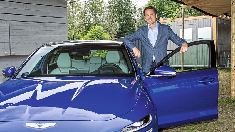 Benjamin Winkler ist als Regional Operations Manager für den Vertrieb von Genesis in Deutschland verantwortlich.