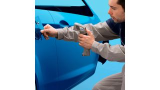 Der Standothek-Ratgeber „Sonderlackierungen“ erklärt, wie sich auch komplexe Farbtöne  nachstellen lassen. (Standox)