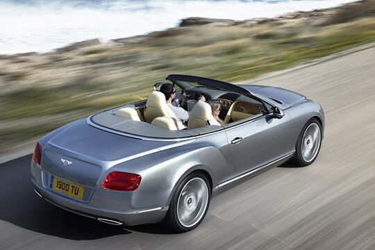 Teures Vergnügen: Bentleys neues Luxus-Cabrio ist Herstellerangaben zufolge für gut 202.000 Euro zu haben. (Bentley)