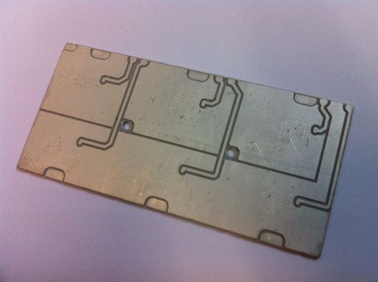 Bild 9: Anschluss der Gate-/Source-Pads mittels Leiterstrukturen. (Bild: Schweizer Electronic AG)