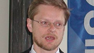 Behr-Manager Gerd Neugebauer fordert von den Herstellern einheitlich strukturierte Oberflächenstandards, eine MTM-gerechte Anordnung der Bedienoberflächen und eine ergonomische Gestaltung von Bedienpanels. (Archiv: Vogel Business Media)