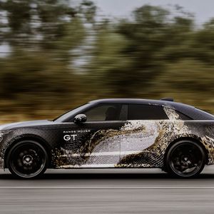 Land Rover erweitert sein Portfolio um ein fünftes Modell: den Range Rover GT. (Bild: Land Rover)