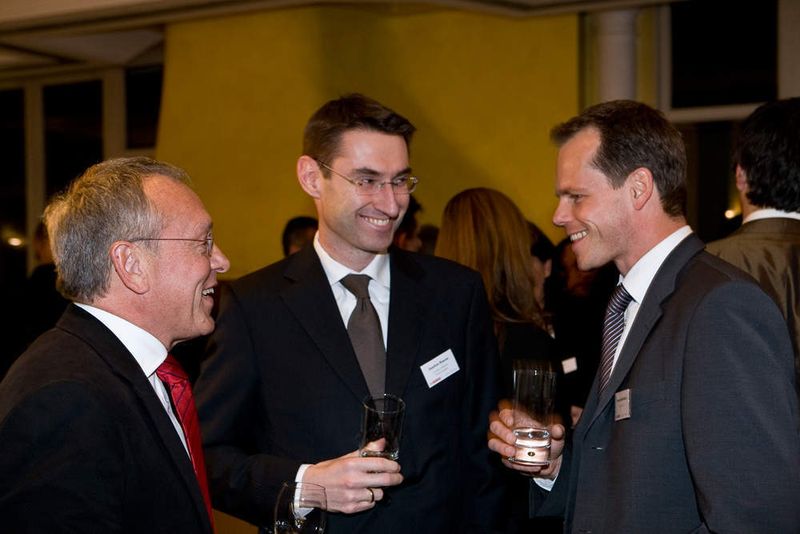 Hermann Ramacher von ADN (li.) mit Joachim Braune von Comstor und Andreas Bechtold von Infinigate. (Archiv: Vogel Business Media)