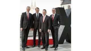 Der Lanxess-Vorstand auf der Bilanzpressekonferenz (v.l.n.r.): Rainer van Roessel, Vorstandsmitglied und Arbeitsdirektor, Michael Pontzen, Finanzvorstand, Matthias Zachert, Vorsitzender der Vorstands, und Hubert Fink, Vorstandsmitglied (Bild: Lanxess)