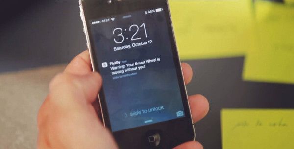 bekommt man von der App eine SMS (FlyKly)
