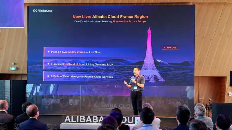 Dr. Feifei Li, Chief Technology Officer und President of International Business von Alibaba Cloud, präsentierte den Start der neuen Frankreich-Region des Unternehmens.(Bild:  Alibaba Cloud)