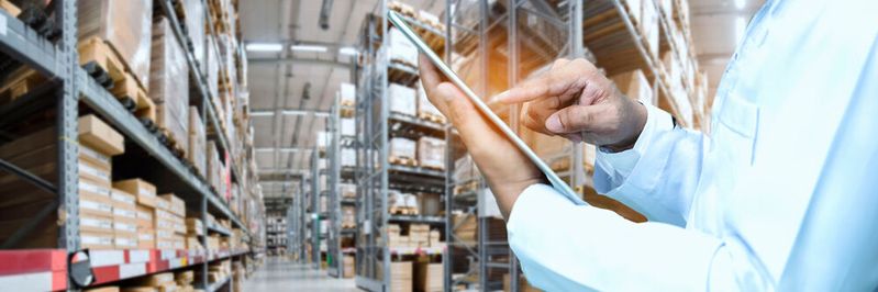 In Entwicklungsprozessen, über die Fertigung bis hin zur Logistik fallen in Unternehmen vielzählige Informationen an, die man mit KI quellenübergreifend vernetzen und aufbereiten kann.(Bild:  ©bannafarsai - stock.adobe.com)