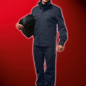 Welder’s Professional IV bietet mit besonderen Hitze-Isolationseigenschaften der Faser Lenzing FR und inhärentem Flammschutz der Faser Kermel eine verlässliche Schutzkleidung.