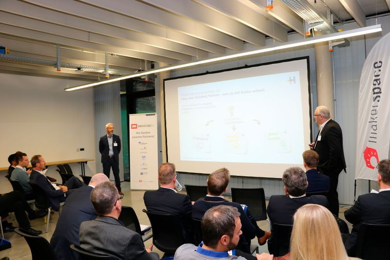 Gilles Gonzales und Uwe Gramlich, beide Heidelberger Druckmaschinen, zeigten auf, wie Montageplanung 4.0 in der Praxis funktionieren kann. (Hofmann/VCG)