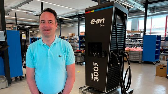 „Zuverlässigkeit ist zu unserem Markenzeichen geworden“, erklärt Alpitronic-Gründer und CEO Philipp Senoner im Gespräch.(Bild:  Dirk Kunde)